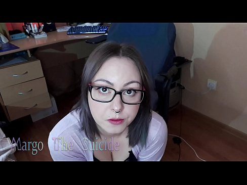❤️ မျက်မှန်တပ်ထားသော Sexy ကောင်မလေး Dildo ကို ကင်မရာတွင် နက်ရှိုင်းစွာ စုပ်သည်။ Porn ဗီဒီယို မှာ ငါတို့မှာ ﹏